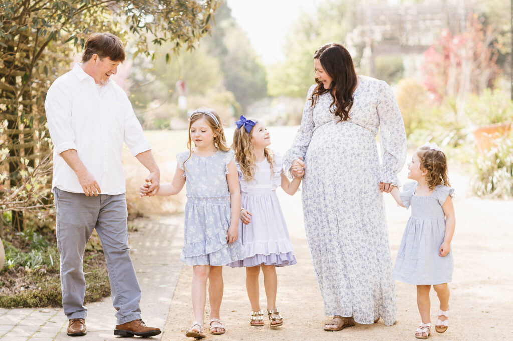 JCrane Photography, Spring family portraits, Photography outfit ideas