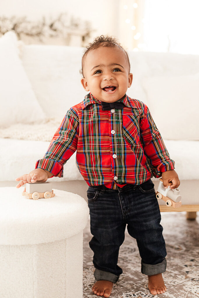 Christmas photo shoot for kids, Family holiday pictures, JCrane Photography, Raleigh holiday mini sessions, Raleigh Santa mini sessions