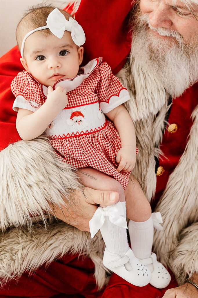 Family holiday pictures, Festive photo sessions, JCrane Photography, Raleigh holiday mini sessions, Raleigh Santa mini sessions