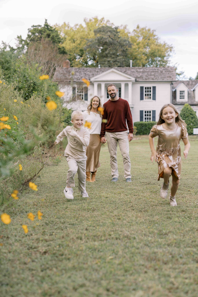 Outdoor Family Photographer Near Me, children’s photography Raleigh, Historic Oak View Portraits, JCrane Photography, Raleigh Family Photography