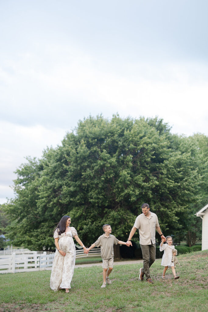 best outfits for outdoor photos, JCrane Photography, Raleigh family photographer
